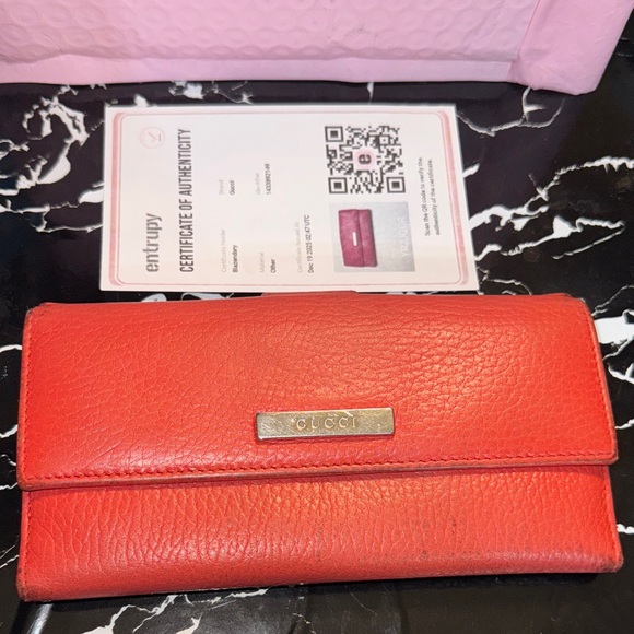 Gucci Red Leather Wallet very good condition - Picture 3 of 9